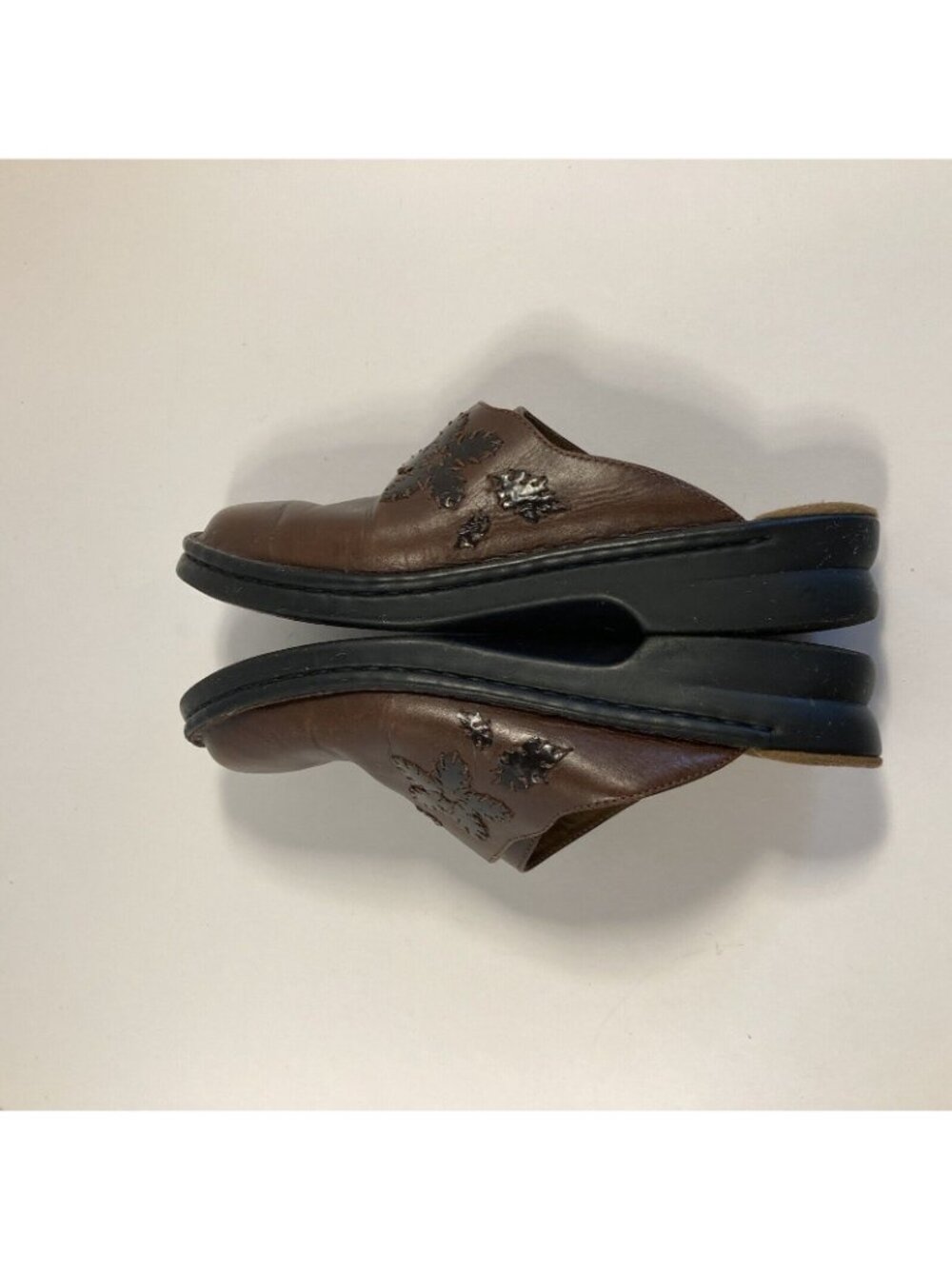 Womens Brown Clarks Slip On Sandals Clogs Size 8 Floral Pattern - Picture 6 of 10